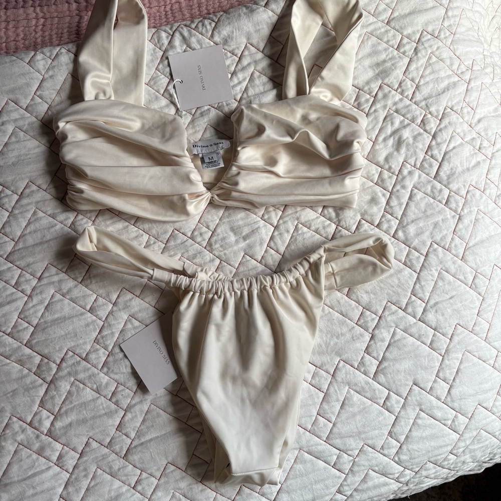 NWT Divino Seas Bikini
